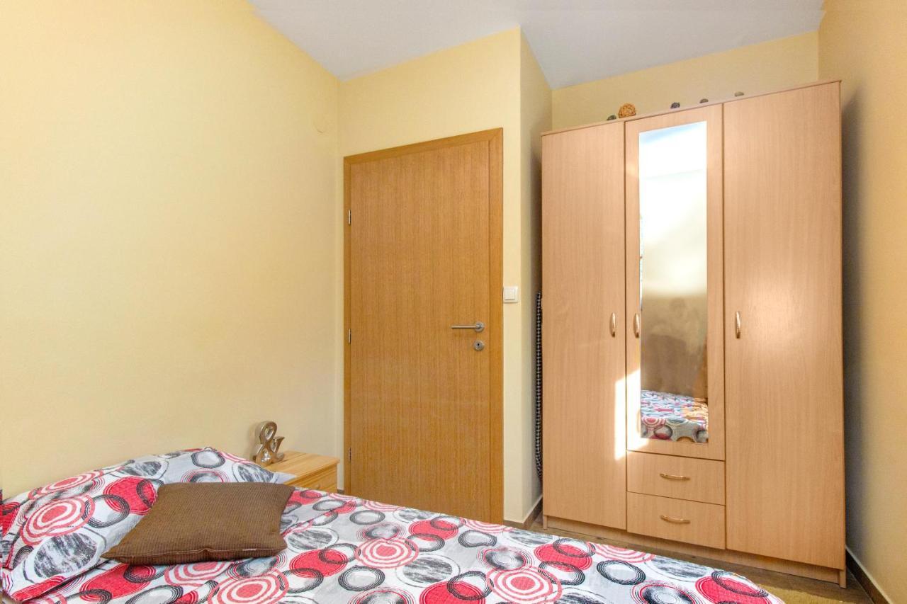 שיבניק Apartmani Nikolina Seaview מראה חיצוני תמונה